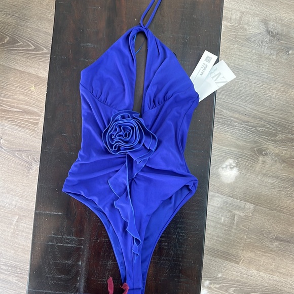 Halter bodysuit 3D flower size S NWT - Picture 7 of 15